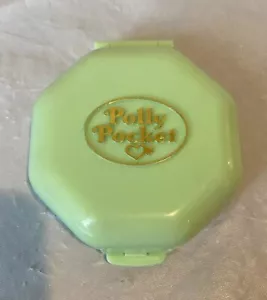 Polly Pocket Vintage 1990 POLLY'S SCHOOL COMPLETE SET Bluebird Green Case - Picture 1 of 9