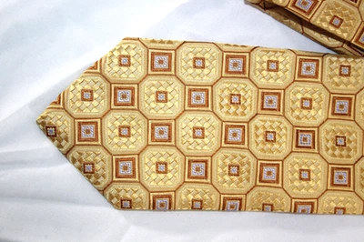 Corbata geométrica octágona Ike Behar para hombre dorada 100 % seda medallón NYC 59x3,25 Foto 1 de 4