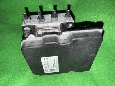 2013-16 奥迪 A4 ABS 防锁制动泵模块 8K0907379CH 原始设备制造商二手 — 第 1/4 张图片