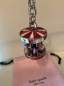 Kate Spade Nueva York WINTER WONDERS CARRUSEL CARRUSEL 12-K enchapado en oro llavero/bolso dije - Imagen 1 de 24