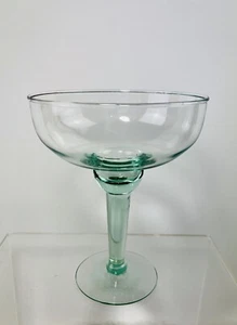 Hand Blown Green Recycled Glass Margarita Cocktail Barware 6 7/8” - Imagen 1 de 8