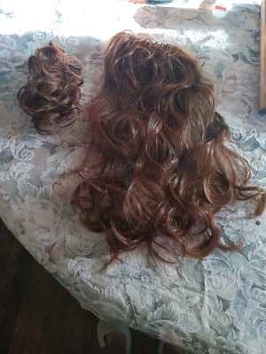 Dos hermosas colas de caballo sintéticas castaño rojizo oscuro estilo bob 130 pulgadas largo rizado Foto 1 de 4