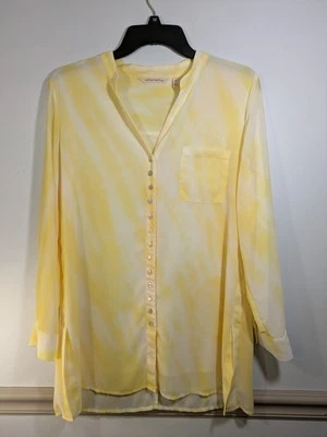 Túnica Soft Surroundings transparente com botões amarela colorida artística tamanho PM - Imagem 1 de 3