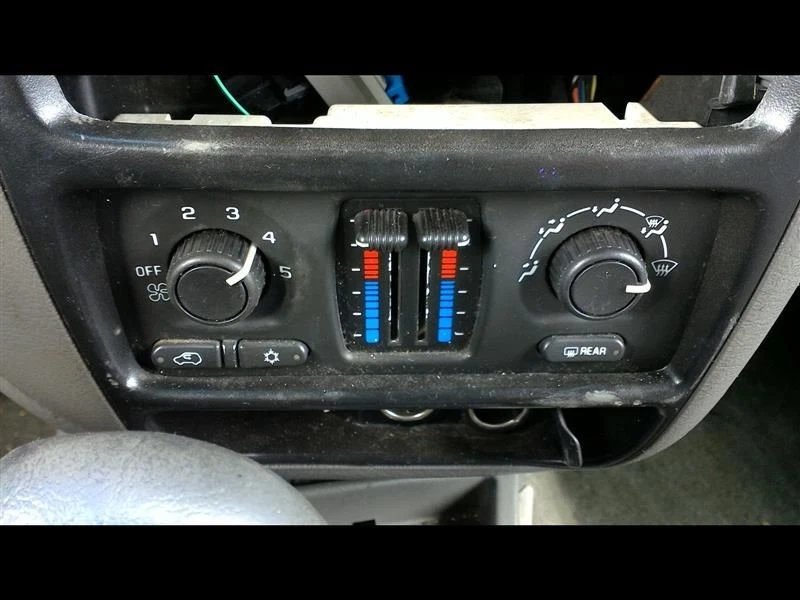 03 04 05 06 07 08 09 TRAILBLAZER Calentador A/C Control Blk07/03probado Foto 1 de 1