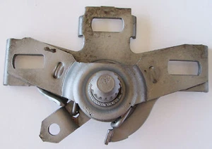 1955-57 Chevrolet Door Opening Mechanism (Left) - Foto 1 di 2