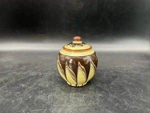 "Pequeño bote de cerámica artística, artículos rojos, 4 3/4"" T" - Imagen 1 de 5