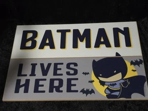Batman Lives Here Wooden Wall Art Sign 15" x 10" - Picture 1 of 2