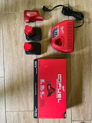 Milwaukee 2520-20 M12 HACKZALL Sawzall One-Handed Kit with Two Batteries! - Image 1 of 4