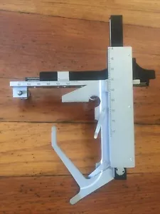 Piezas de microscopio Leitz Dialux soporte para muestras agujeros Marzhauser Wetzlar 80 mm OC - Imagen 1 de 9