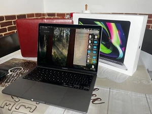MacBook Pro 13,3 Zoll (256GB SSD, M1, 8GB) Laptop - Space Grau - MYD82N/A - Afbeelding 1 van 11