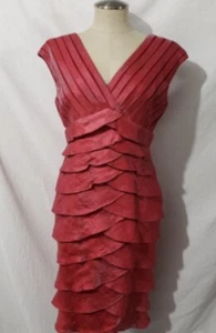 Neu mit Etikett Adrienne Papell Cocktailkleid rot schimmernd Stufen - Größe 4 KOSTENLOSER VERSAND - Bild 1 von 15