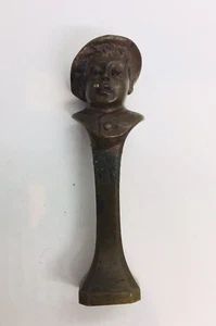 Antike signierte Bronze Figur Junge Wachssiegel - Bild 1 von 9