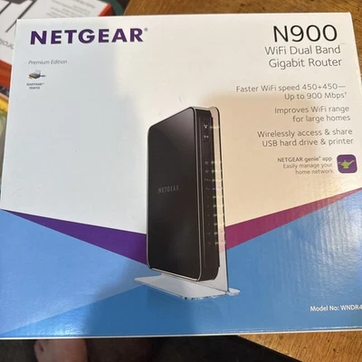 Netgear N900 450 Mbps Wireless Dual Band Gigabit Router (WNDR4500) No Cables - Image 1 of 4