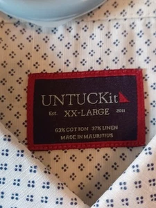 Untuckit Short Sleeve Button Up Shirt Mens XL Linen White Blue Geometric - Picture 1 of 5