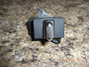 94-97 OEM Honda Accord front driver / passenger power door lock switch 2/4 door - Picture 1 of 7