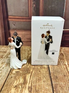 Ornement souvenir poinçon mariage Edward et Bella saga crépusculaire 2012 - Photo 1 sur 10