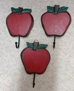 Set Of 3 Wood Red Apple Hooks Home Decor Country Kitchen Classroom Teacher Gift - Picture 1 of 7
