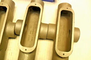 Menge 2- Crouse-Hinds X39 Aluminium 1" starres Rohr Auslass Gehäuse Neu OHNE Box - Bild 1 von 4