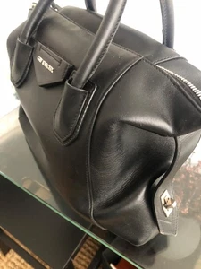 Givenchy Antigona Bag Black soft Leather - Picture 1 of 8