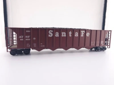 READ Roundhouse HO Scale 1721 Santa Fe ATSF 86735 50' 5-Bay Rapid Discharge Car - Image 1 of 4