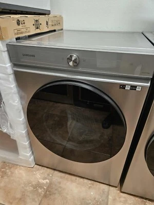 Secadora de gas súper rápida Samsung 7,6 pies cúbicos - acero plateado - DVG53BB8700T Foto 1 de 4