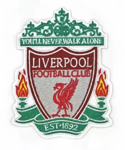 LIVERPOOL - CLUB DE FÚTBOL 1892 - NUNCA CAMINARÁS SOLO - TEJIDO Parche de hierro - Imagen 1 de 3