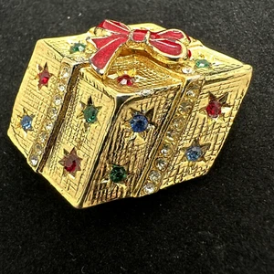 Enameled Christmas Gift Rhinestone Present Ribbon Gold Red Brooch Pin - Picture 1 of 10