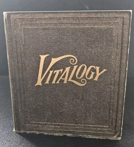 PEARL JAM Vitalogy Original 1994 EPIC CD w/ Booklet - Imagen 1 de 9