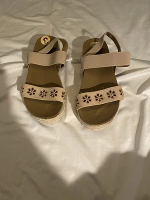 GC Platform Sandals with Floral Cutout Design Steve Madden Size 3 Beige - Image 1 of 4