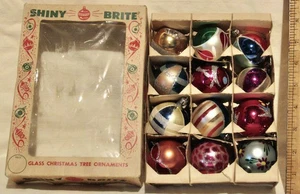 12 Vintage handbemalter Glas Weihnachtsschmuck hergestellt in Polen in glänzender Brite Box - Bild 1 von 6