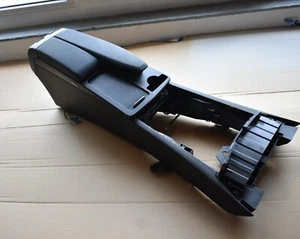 Original Mercedes w204 C Klasse Mittelkonsole Armlehne schwarz - Picture 1 of 3