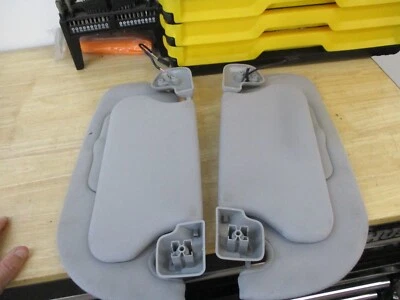 Parasoles Ford Expedition Navigator 2003 2004 2005 2006 OEM gris par diestro derecho Foto 1 de 4