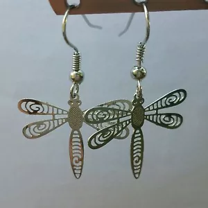 Libelle filigran Charm Ohrringe, Gold oder Silber Farbe, handgefertigt, leicht - Bild 1 von 6