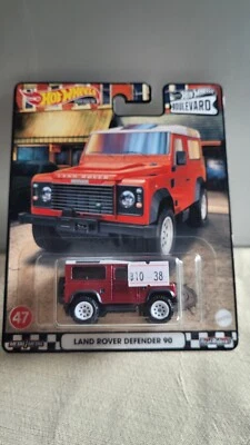 Hot Wheels Premium Land Rover Defender 90 Boulevard #47 Real Riders 1:64 Foto 1 de 2