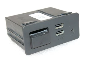 Original Mazda CX-5 KE USB AUX Socket Lector de Tarjetas SD D09H-66-9U0, D09H669U0 - Imagen 1 de 7