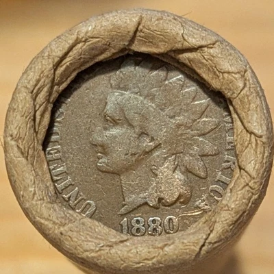 OLD BANK ROLL~UNSEARCHED~INDIAN HEAD END 1880 (Better Date) & 1890 - Image 1 of 3