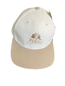NBC Sombrero Deportivo Aguja Americana Crema Bronceado Correa Gorra Licencia Oficial Nuevo Con Etiquetas De Colección - Imagen 1 de 11