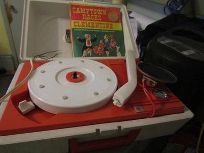 Vintage General Electric Solid State Childs Record Player Tested Working - Image 1 of 4