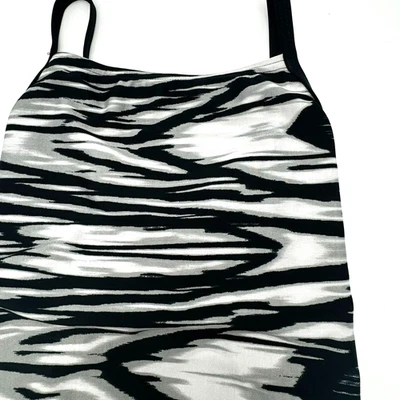 SPEEDO | Women’s 6/32 Pro LT Wave Wall Cross-back Black White One Piece Swimsuit - Image 1 of 4