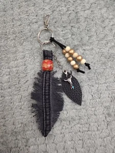 Portachiavi fatto a mano sud ovest denim piuma perline nero oro beige - Foto 1 di 5