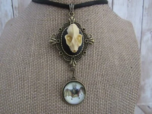 Bat Skull Cameo Pendant Necklace Replica Resin Bat Cabochon Jewelry N5890 - Picture 1 of 7