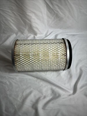 Cat air filter #211-2661 - Image 1 of 4