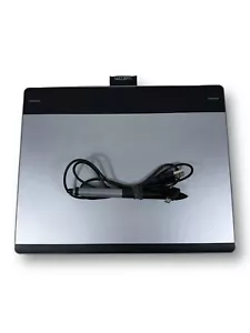 Wacom CTH-680 Intuos Medium Creative Pen & Touch Tablet 3 piece set - Bild 1 von 3