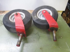 2 Zero Turn Mährollen Joche Pfosten & Vorderreifen, Toro Pull 1" x 3 3/4" Welle - Bild 1 von 6
