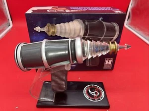 FORBIDDEN PLANET United Planets Blaster Pistole aus Museum Replicas limitiert - Bild 1 von 10