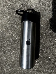 Apple Employee Exclusive 2025 logo water bottle 24 OZ Stainless Steel H2GO - Picture 1 of 4