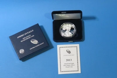 2013 W US MINT American Eagle One Ounce  .999 Silver Proof Coin+Box/Case/COA - Image 1 of 3
