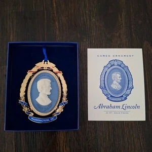 Vintage Abraham Lincoln Gold Cameo Ornament 24K Gold Finish 2001 UB - Picture 1 of 8