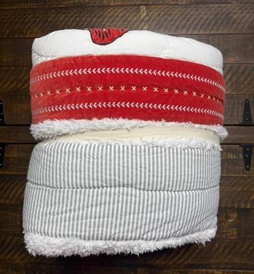 Pottery Barn Kids Dr. Seuss's The Grinch™ Quilt Twin/XL Pre Owned Excellent! - Image 1 of 4