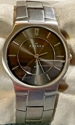 SKAGEN DENMARK SS 34mm MENS 572LSXM SLIM WATCH STEEL GRAY DIAL NEW BATTERY - Image 1 of 4